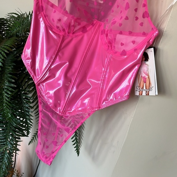 Brand New Flocked Heart Stretch Mesh & Stretch
Vinyl Halter Teddy Pink Peony - Picture 7 of 16